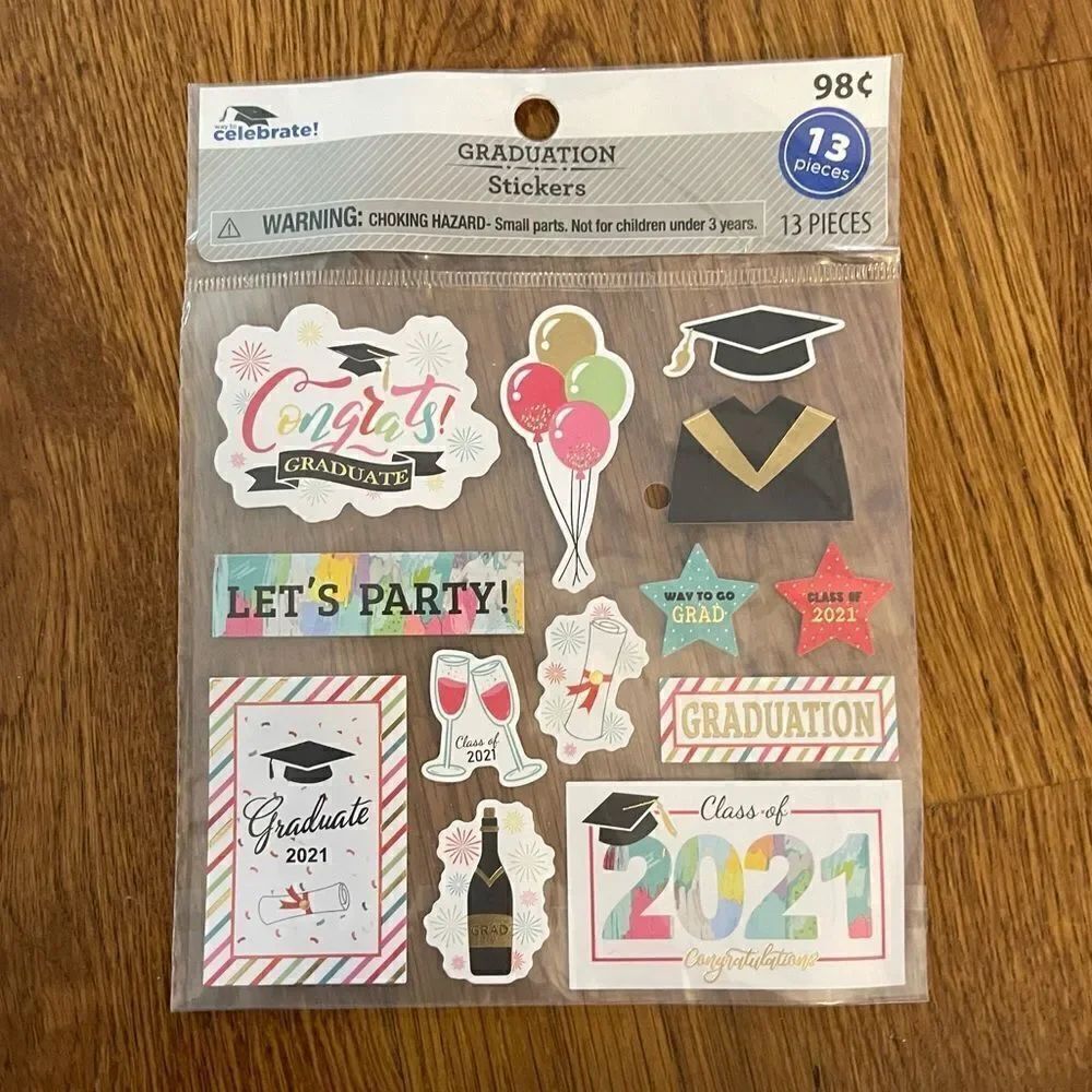 Graduation Tablecloth’s, Grad Cap Card Boxs, Table Runner, Stickers 10 t… - Picture 6 of 7
